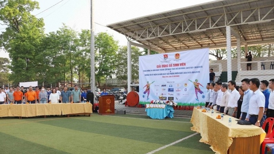 Vietnamese student football tournament in Laos marks Youth Union’s 94th anniversary